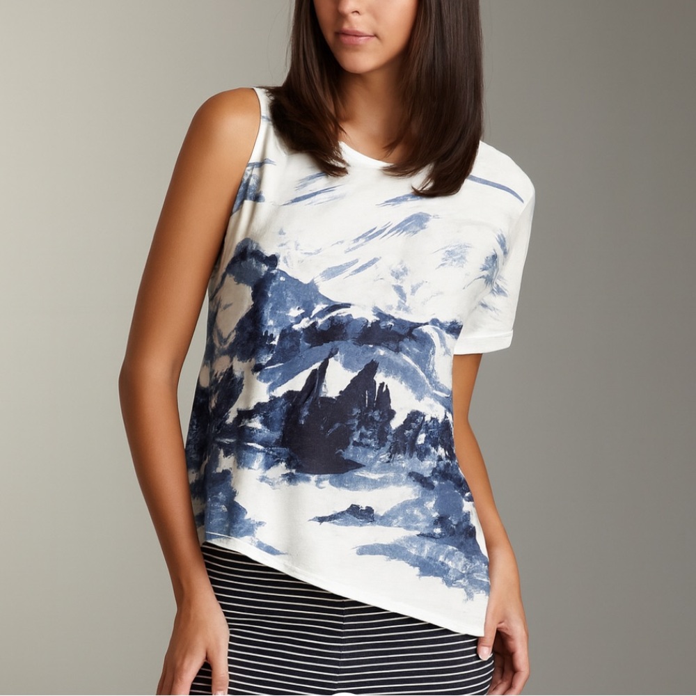 BCBGMAXAZRIA asymmetrical printed top xs